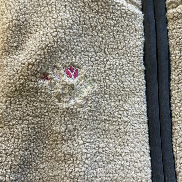 Disney Store Winnie the Pooh Embroidered Fleece Vest Womens Small Brown Sherpa - Picture 5 of 10